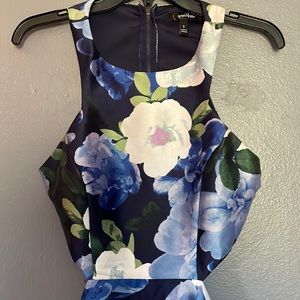 Beautiful navy/royal blue homecoming dress. Size 5. Big open back.